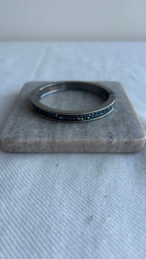 Pre-Owned Silver With Blue/Black Stone Magnetic Bangle Bracelet