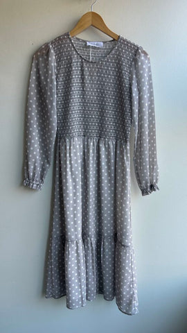 Pre-Owned Mad About Style for The Jilly Box Grey Polka Dot Smocked Long Sleeve Dress (NWT) - Size Small