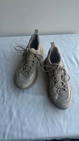 Pre-Owned JLO Tan 'Monisha' Chunky Sneaker- Size 8