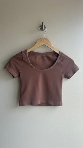 Pre-Owned Garage Brown Ribbed Short Sleeve Crop Top - Size Small