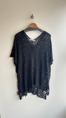 Pre-Owned Elise Zoey Black Loose Knit V-Neck Cover-Up (NWT) - One Size