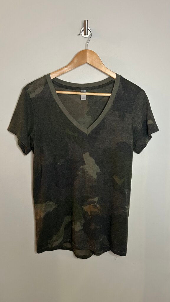 Pre-Owned Alternative Green Camo V-Neck Tee- Size Large