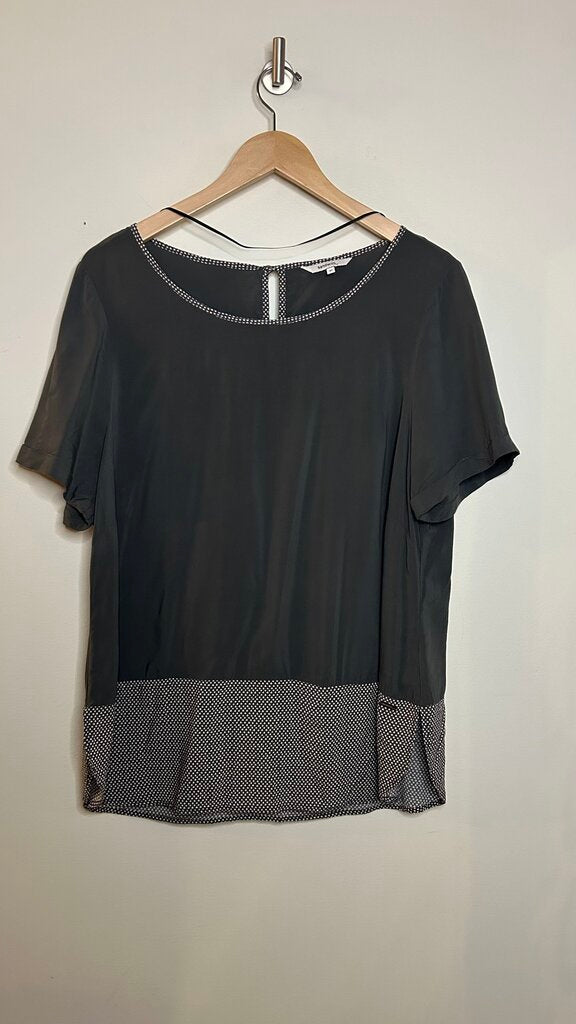 Pre-Owned Sandwich Grey Polka Dot Details Keyhole Back Short Sleeve Top- Size Large