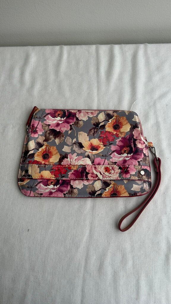 Pre-Owned Cavalcanti Genuine Leather Pink Floral Print Pouch Clutch