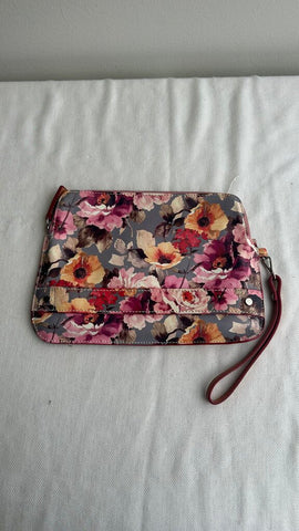 Pre-Owned Cavalcanti Genuine Leather Pink Floral Print Pouch Clutch