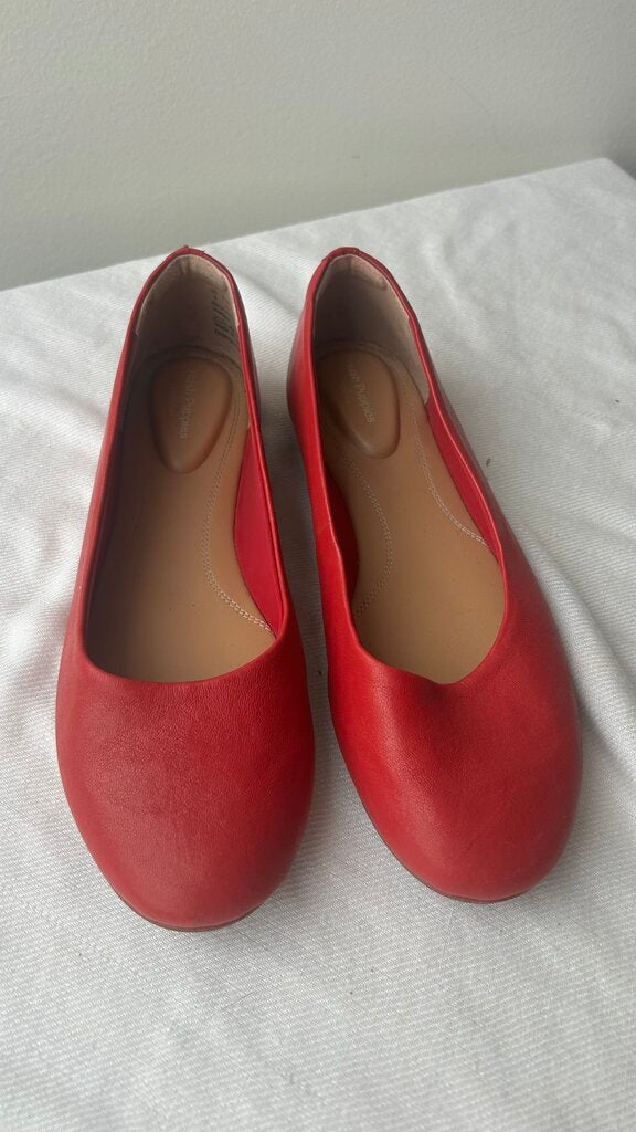 Pre-Owned Hush Puppies Red Round Toe Flats- Size 9