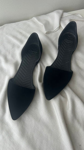 Pre-Owned Native Black Velvet 'Audrey' Open Side Flats - Size 10