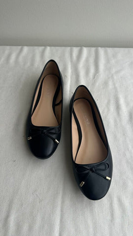 Pre-Owned Alfred Sung Black Round Toe Bow Flat- Size 8