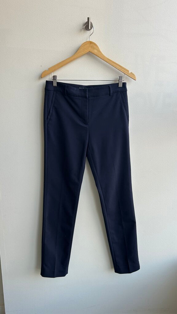 Pre-Owned RW&Co Blue Slim Leg Suiting Pant- Size 6