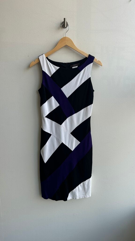 Pre-Owned Jessica Black with White/Blue Banded Front Sleeveless Dress- Size 6