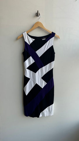 Pre-Owned Jessica Black with White/Blue Banded Front Sleeveless Dress- Size 6