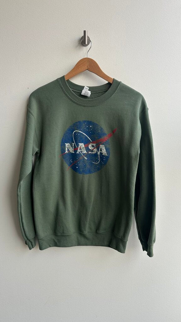 Pre-Owned Gildan Green Nasa Graphic Crew Neck Sweater- Size Small