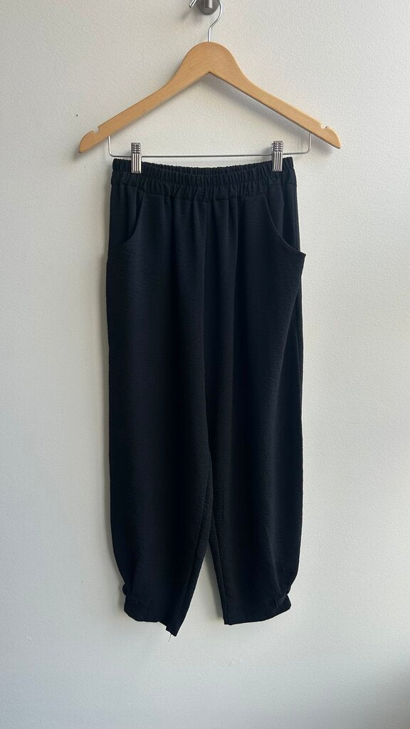 Pre-Owned Model France Black Crepe Cinch Hem Pant - SIze S/M