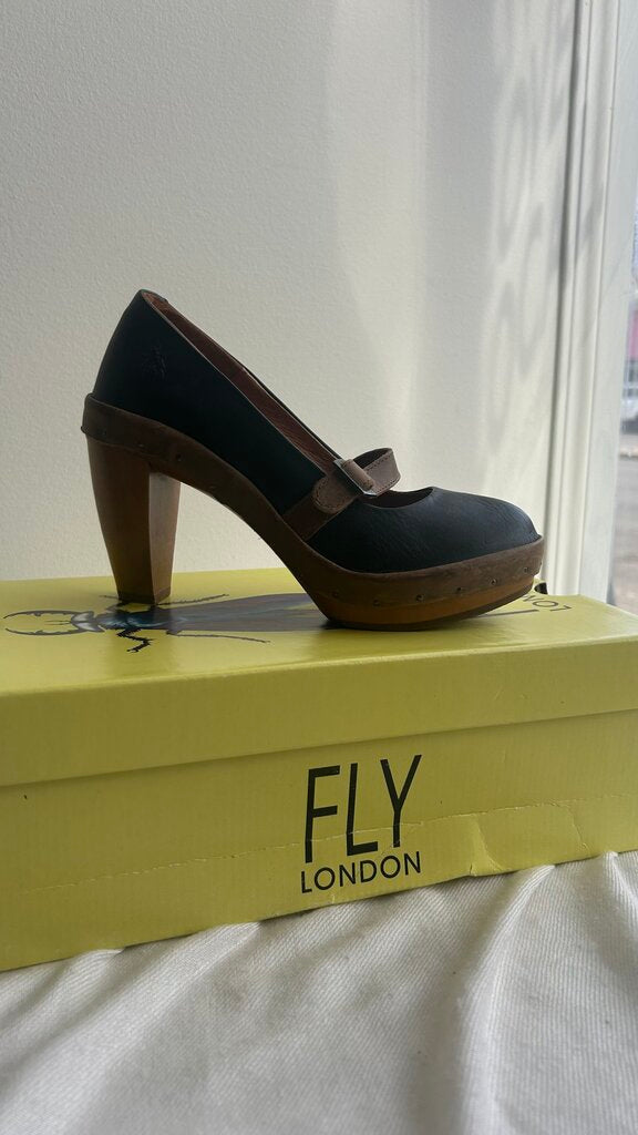 Pre-Owned Fly London 'Cool' Black/Camel Leather/Wooden Heels - Size 36