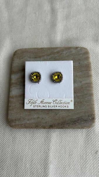 Pre-Owned Fifth Avenue Collection Silver with Green Gem Dangle Earrings/Necklace Set