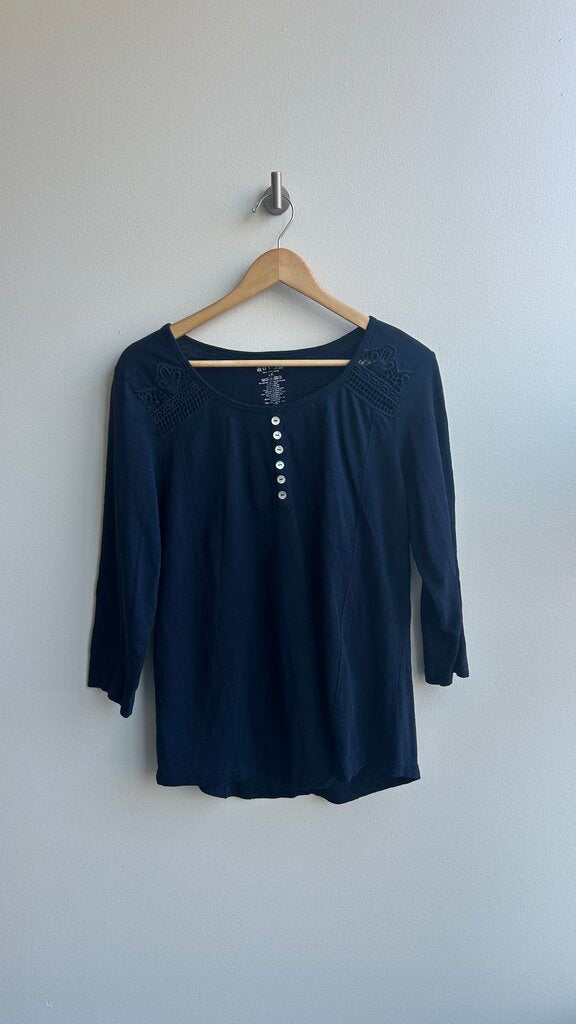 Pre-Owned Onyx Navy 3/4 Sleeve Faux Button Up Top- Size Large