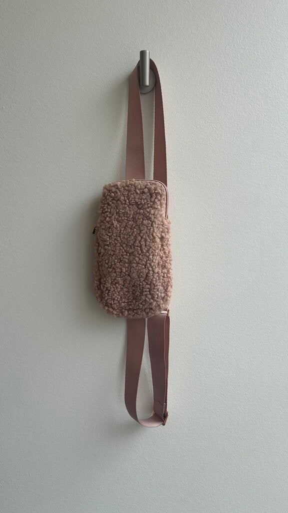 Pre-Owned My Tagalongs Dusty Pink Strap/Beige Teddy Bear Cell Phone Belt Bag