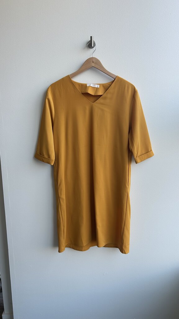 Pre-Owned Luna Mustard Shift Short Sleeve Dress- Size Small