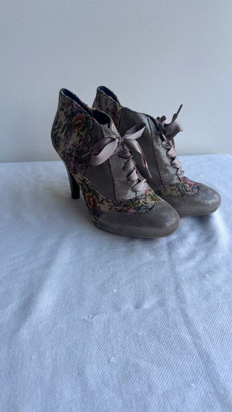 Pre-Owned Poetic Licence Grey/Cream Floral Lace Up Side Zip Heeled Boot- Size 38.5