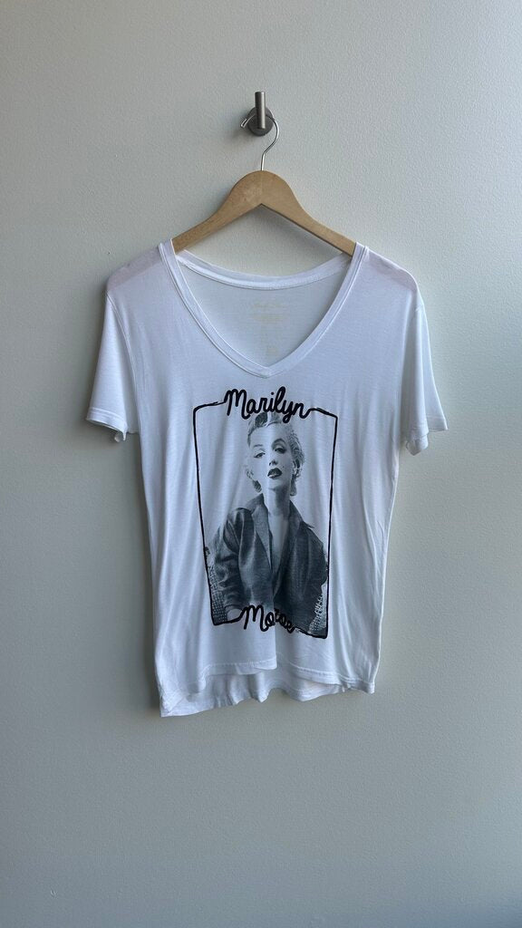 Pre-Owned Marilyn Monroe White Graphic V-Neck Tee- Size Medium
