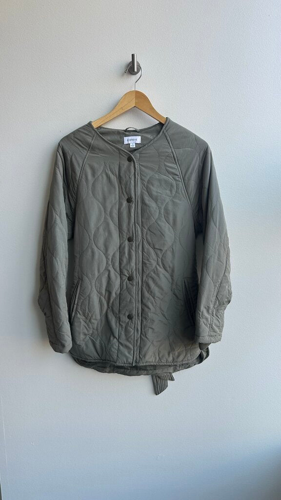 Pre-Owned Evereve Green Quilted Belted Jacket - Size Small