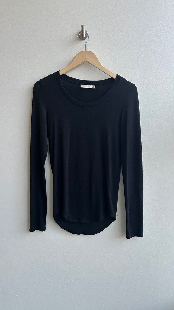 Pre-Owned Wilfred Free Black Long Sleeve Round Hem Tee- Size Medium