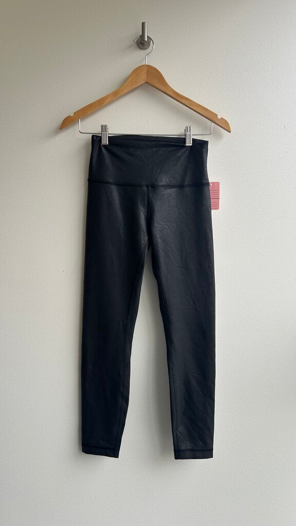 Pre-Owned Lululemon Black Shiny Leggings - Size 6