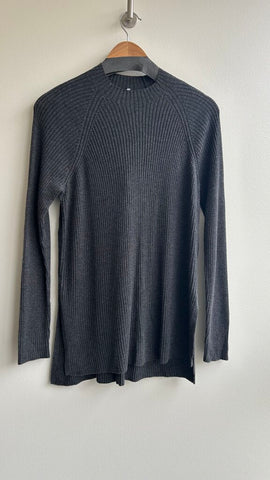Pre-Owned Splendid Grey Mock Neck Ribbed Long Sleeve Sweater Top with Side Slits - Size Medium