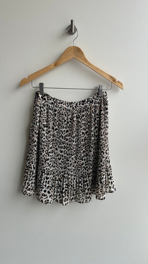 Pre-Owned Banana Republic Cream Leopard Print Pleated Mini Skirt - Size 2
