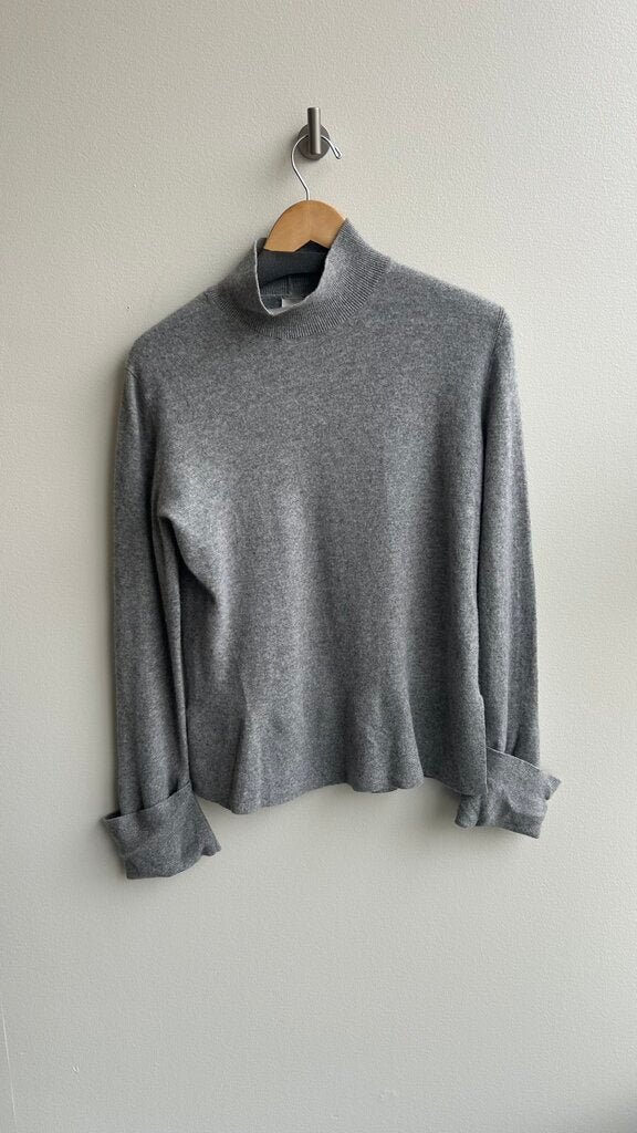 Pre-Owned Y.A.S. Grey Mock Neck Cuffed Long Sleeves Wool Sweater- Size Medium