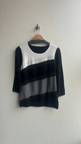 Pre-Owned Black Rhinestone with Grey/White Spots 3/4 Sleeves Knit Top- Size Small (Estimated)