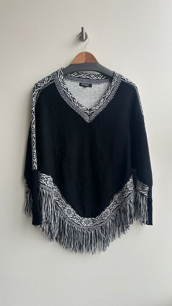 Pre-Owned Papa Black Knit Hem Patterned Sleeved Poncho- One Size
