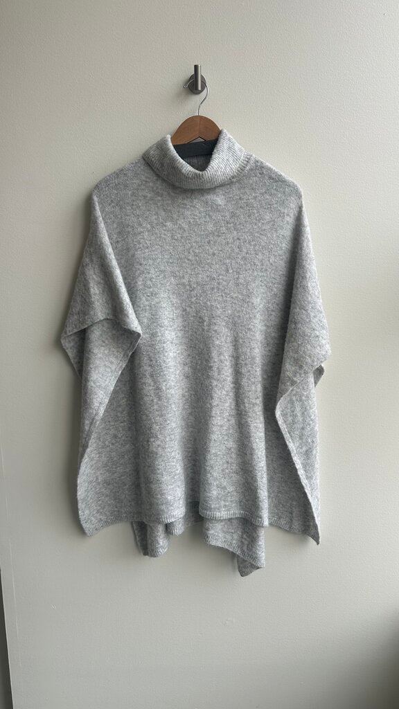 Pre-Owned Grey Turtleneck Dickie Style Poncho- One Size