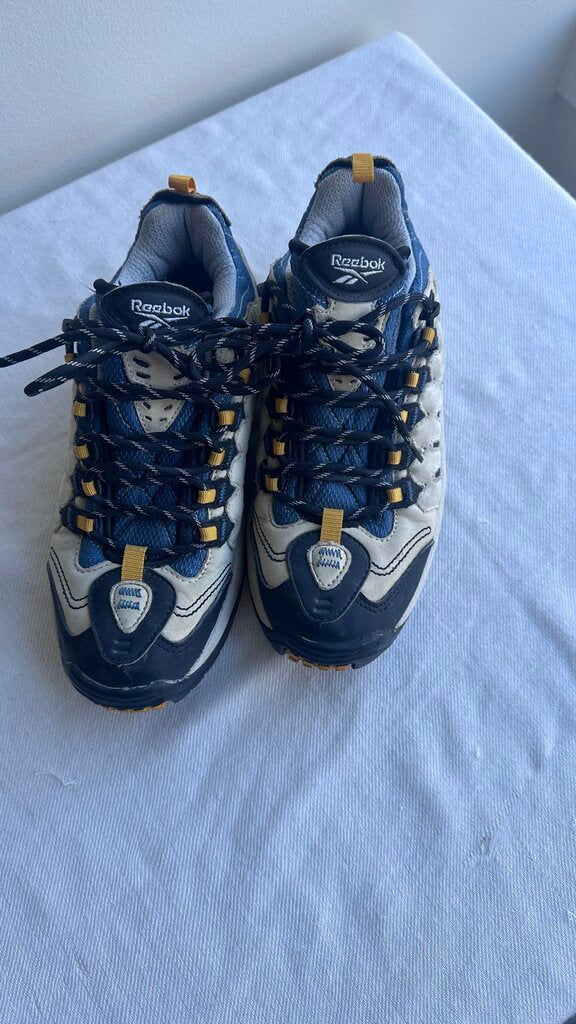 Pre-Owned Reebok White/Blue DMX Hiking Shoes - Size 7