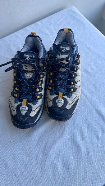 Pre-Owned Reebok White/Blue DMX Hiking Shoes - Size 7