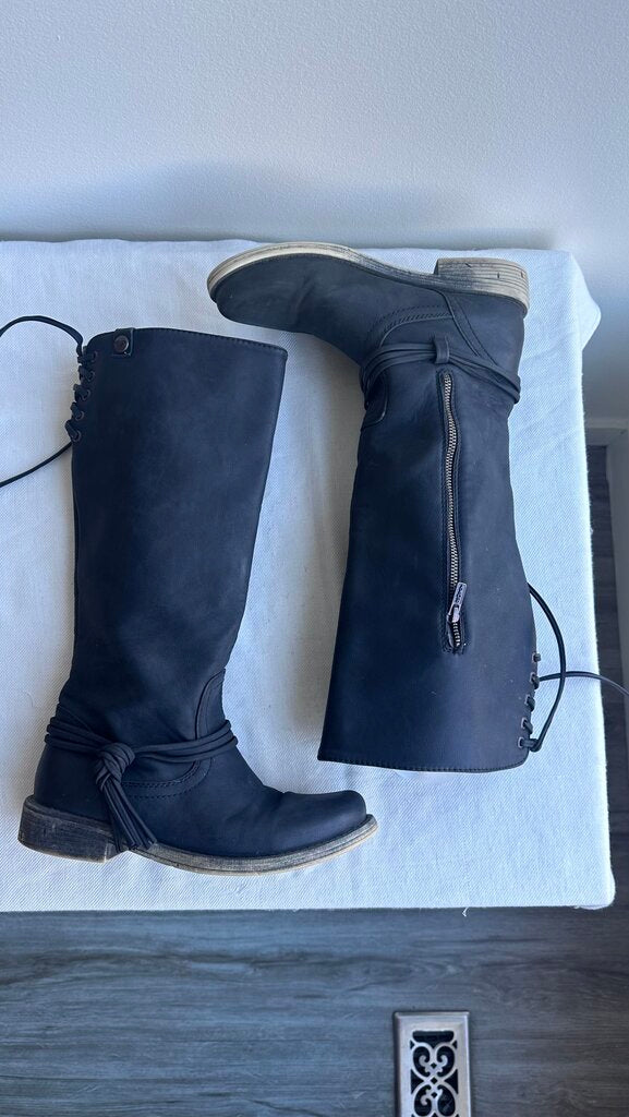 Pre-Owned Roxy Black Round Toe Tall Faux Leather Boots - Size 8