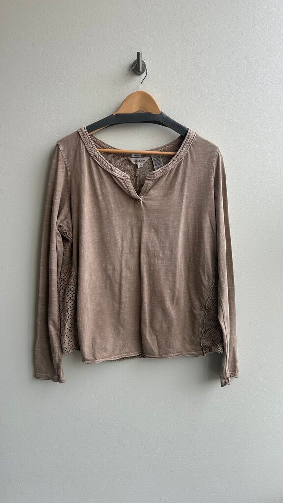 Pre-Owned Lucky & Coco Tan Patchwork Eyelet Lace Back Long Sleeve Top- Size Large