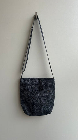 Pre-Owned Kaban Black with Blue Lined Print Sling Bag