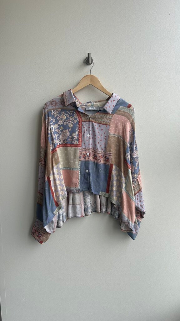Pre-Owned Blue B Patchwork Paisley Patterns Cropped Collared Oversized Short Sleeve Button Up Top- Size Large