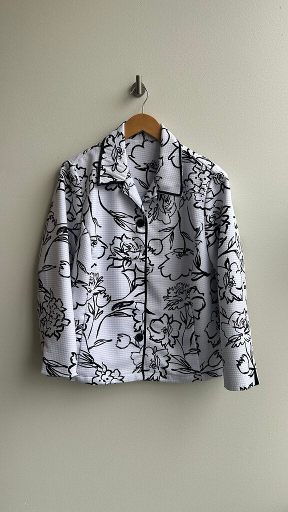 Pre-Owned White with Black Floral Print Quilted Boxy Fit Collared Jacket- Size XX-Large (Estimated)