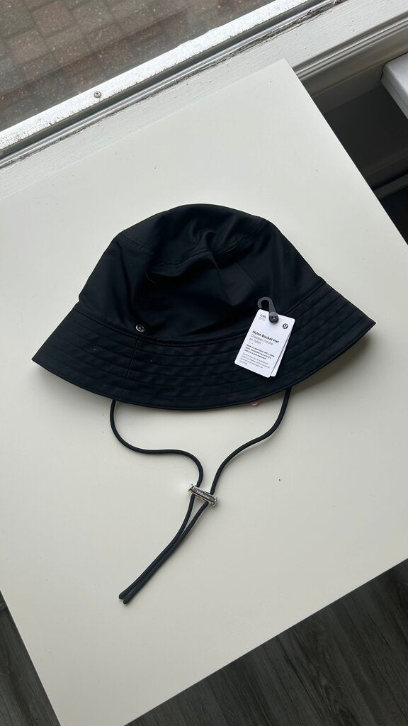 Pre-Owned Lululemon Black Bucket with Drawstring Hat
