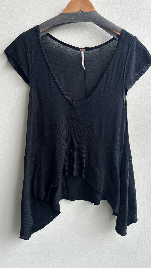Pre-Owned Free People Black V-Neck Flowy Tank Top- Size Small