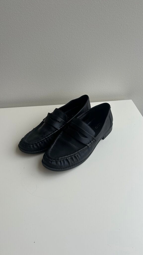 Pre-Owned Aldo Black Loafers - Size 8