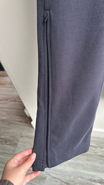Pre-Owned Lululemon Charcoal Ribbed Flare Zip Leg Leggings- Size 2