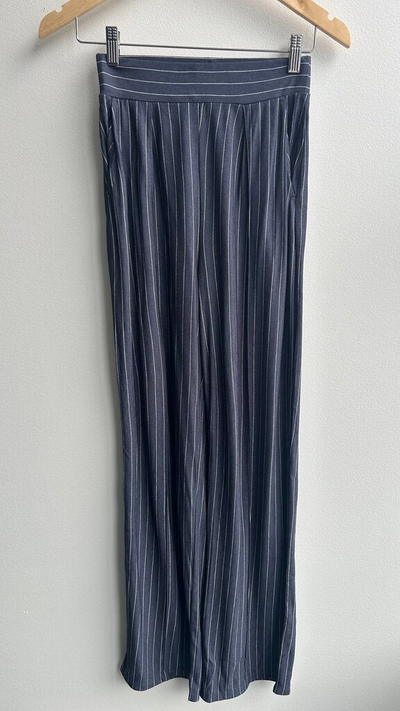 Pre-Owned H&M Grey Striped Wide Leg Trousers- Size X-Small