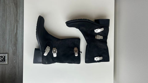 Pre-Owned Vince Camuto Black Low Heel Side Zip with Silver Buckles Boots- Size 8.5