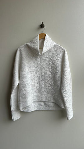 Pre-Owned Zella White Quilted Cowl Neck Sweater- Size Small
