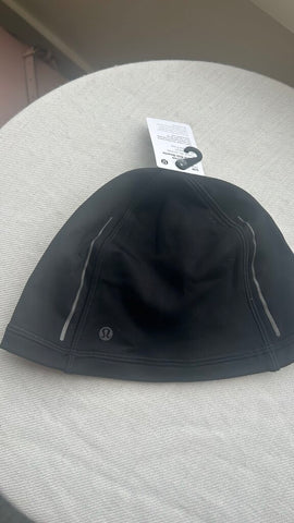 Pre-Owned Lululemon Black Runners Cap (NWT)