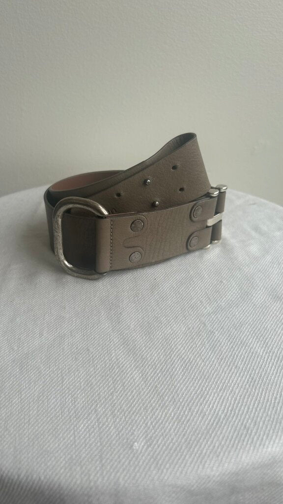 Pre-Owned Olsen Taupe Wide Silver Hardware Leather Belt - Size 10