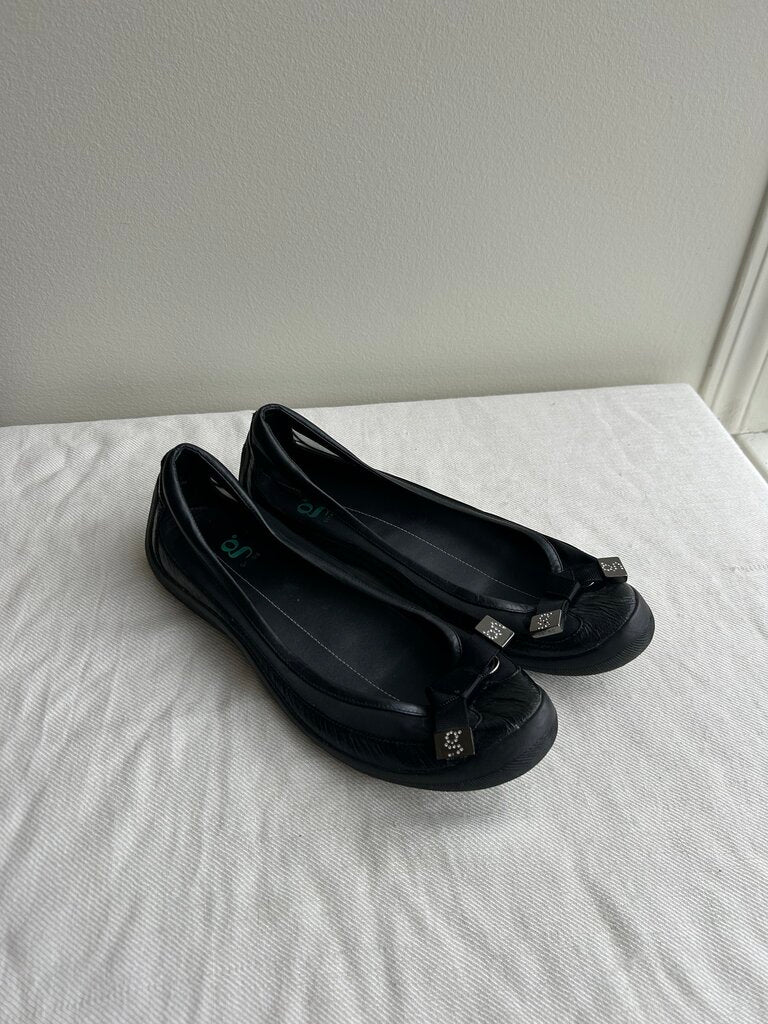 Pre-Owned Black Nike G Series Mesh Detail Slip On Shoes - Size 8